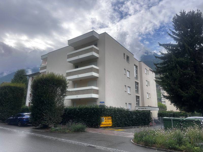 Immeuble Les Fleurettes – façade lavée et rafraîchie